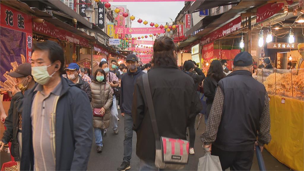迪化年貨大街睽違2年開放試吃啦 串連華陰街等十大年味商圈