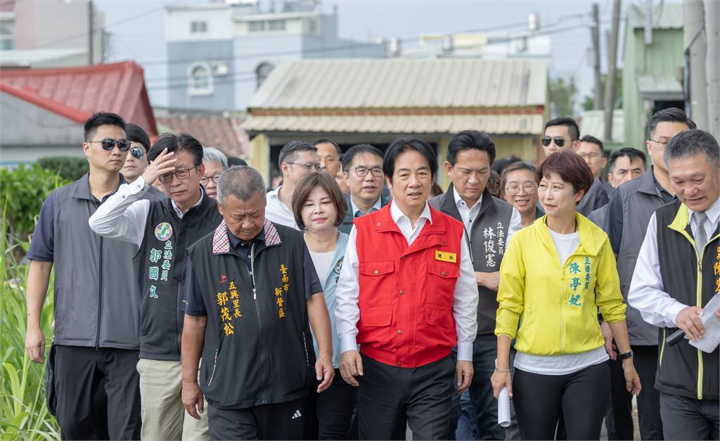 快新聞/掛記災區!賴清德台南勘災喊「建設不會停」 親曝捷運藍線進度