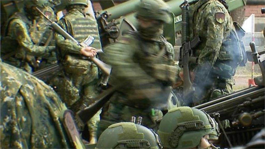 營區變賭場「爽玩拉霸」！2阿兵哥「遭憲兵抓包」敗壞軍紀下場慘了