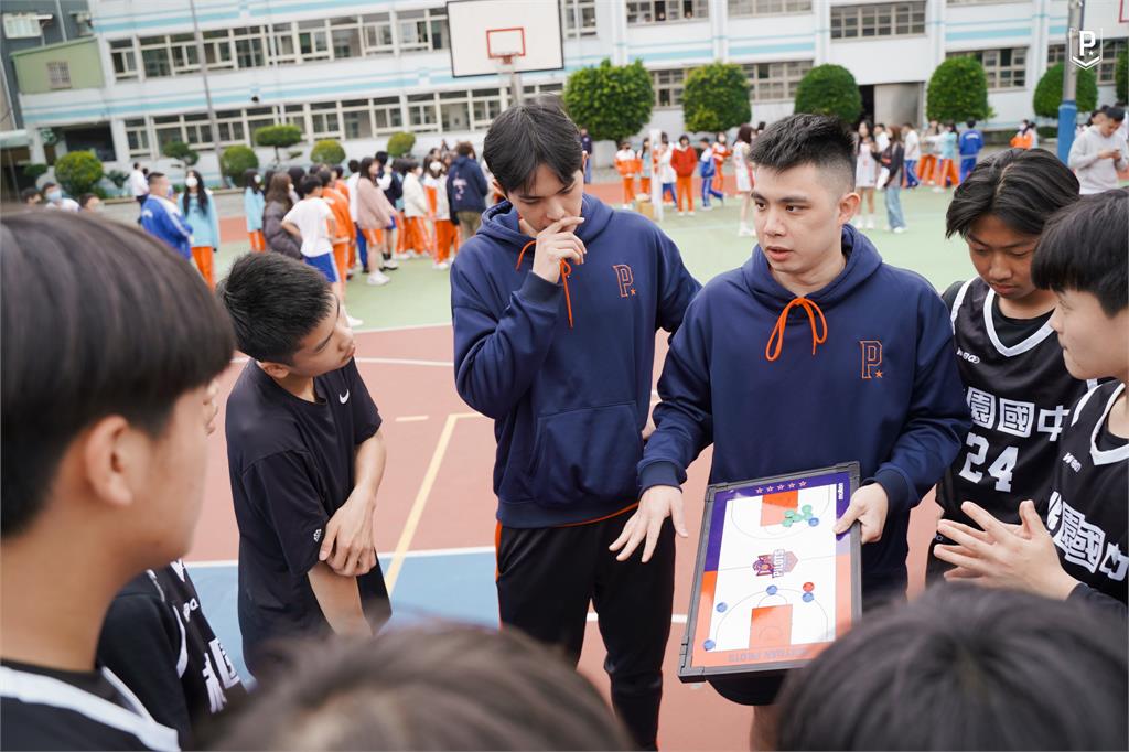 PLG／龍頭接地氣！領航猿校園之旅號召學生　為東超決賽一起「支猿收贏」