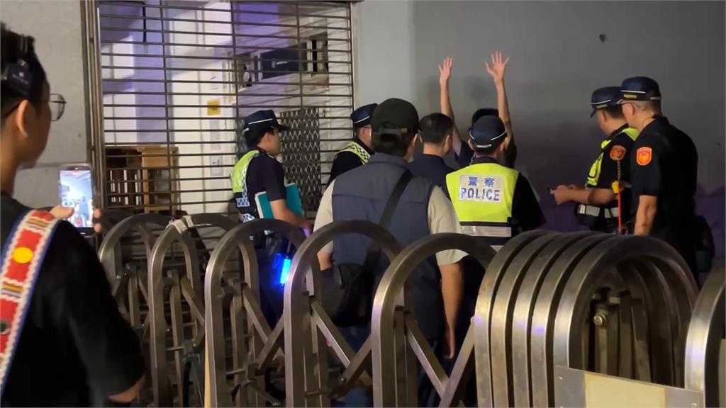 原民舉「不想當花蓮王宣傳品遭架走」　八炯：中國花蓮省？