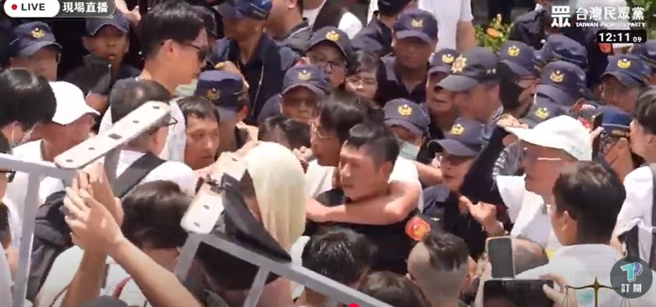 民眾黨「走讀→暴動」造成員警受傷掛彩!蔣萬安回應:已做這一件事