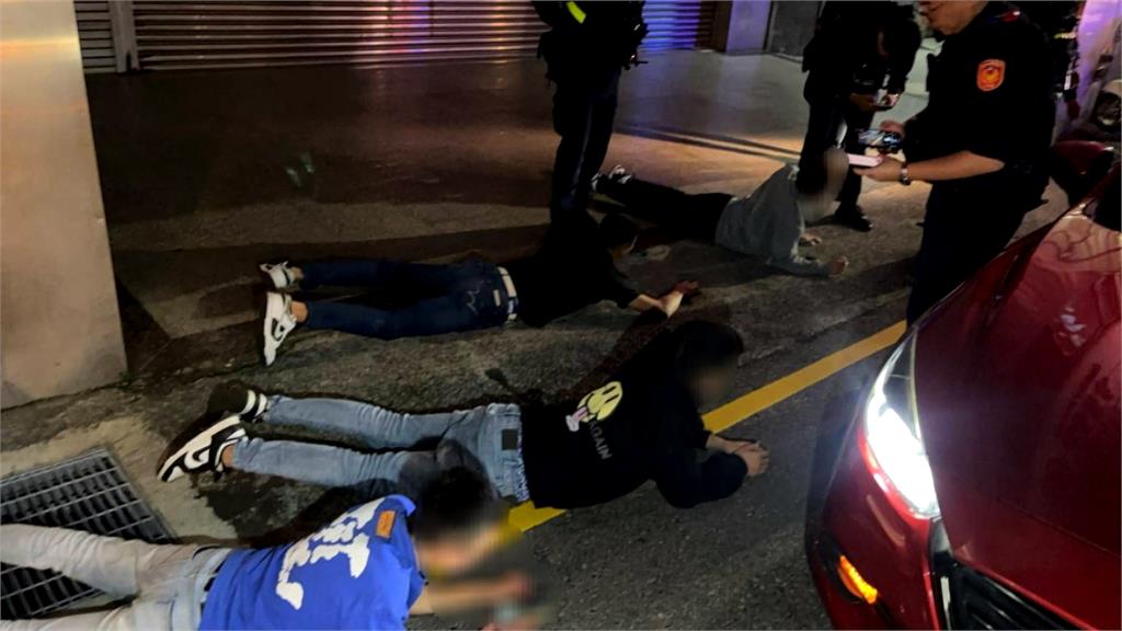 新竹城隍廟前喋血！　少年遭8人圍殺「臟器外露」搶回一命