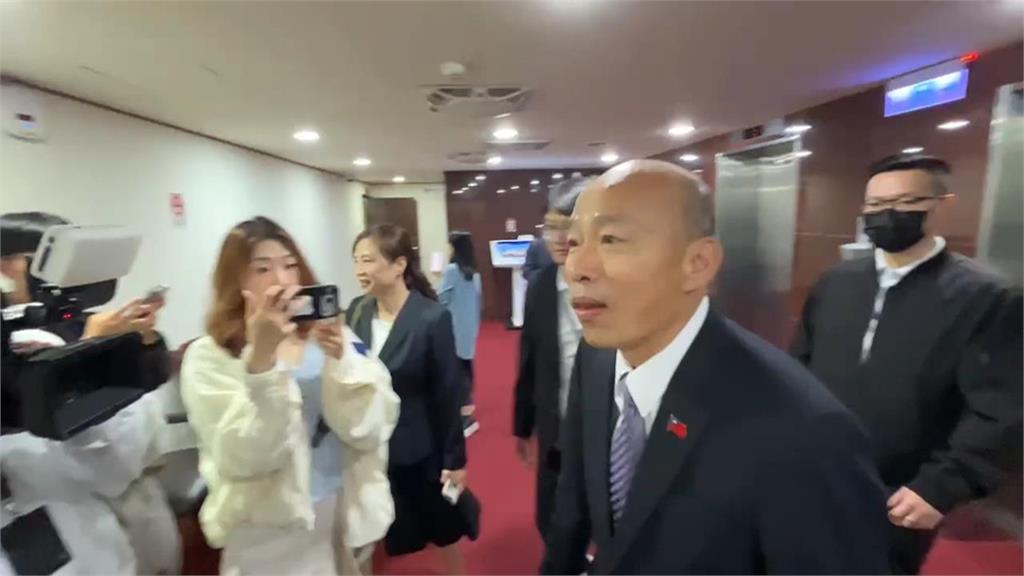 藍白擋軍購完蛋了？美國官員當面警告韓國瑜「會付出慘痛代價」韓院長當下反應急轉彎
