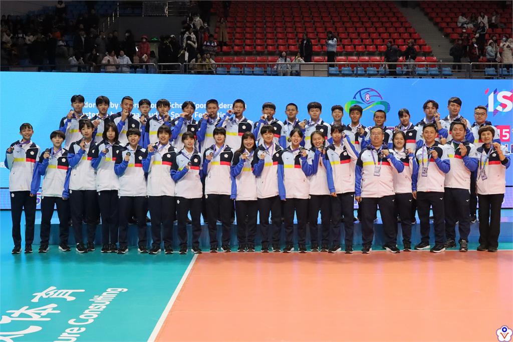 排球/台灣小將一路挺進冠軍戰!U15排球男女雙雙拿下銀牌震撼國際