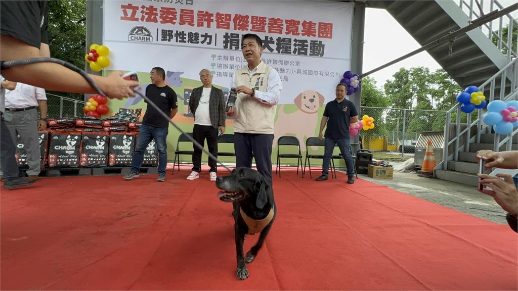 快新聞／可愛又強悍！許智傑為搜救犬捐狗糧　致敬「汪汪隊」巨大救災貢獻