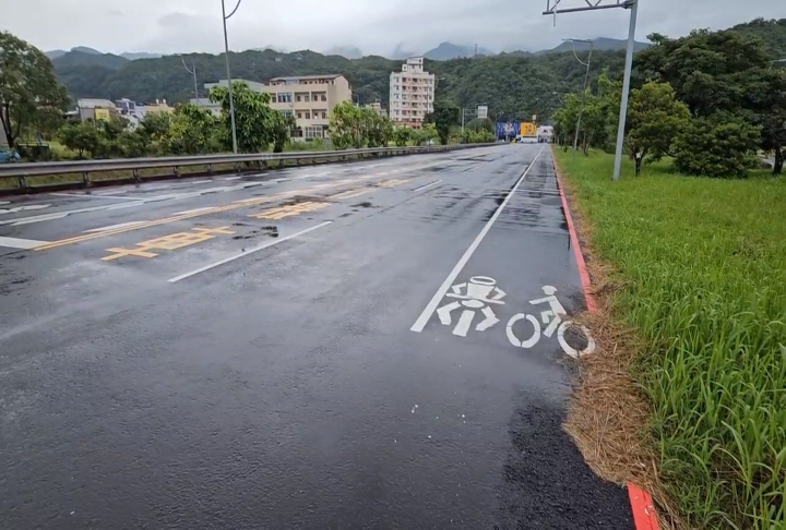 宜蘭1男子開「它」上路   當賽車場？警依法開單舉發
