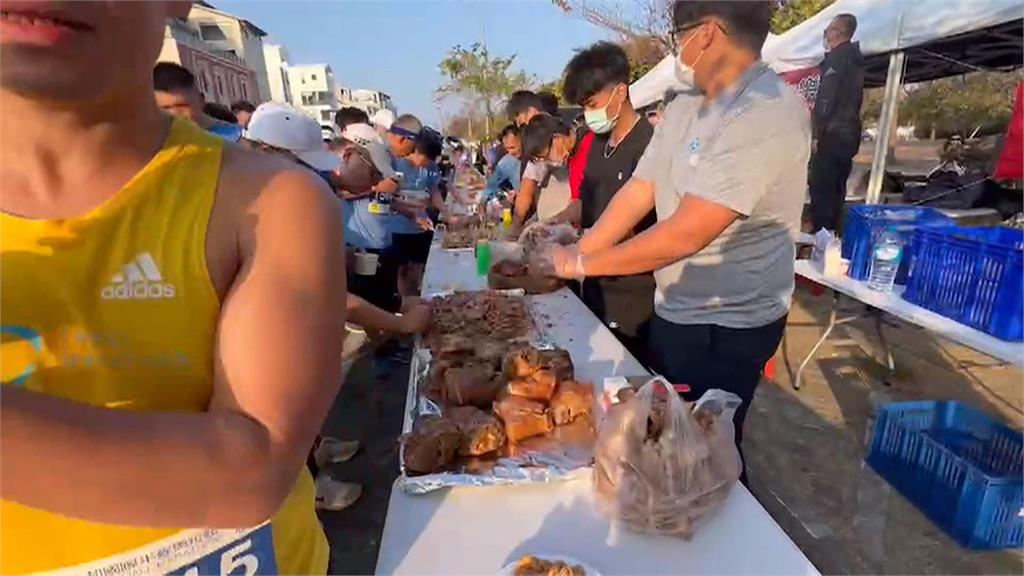 台南古都國際半馬開跑「先吃再上」 美食大道超豐盛!補充跑者能量