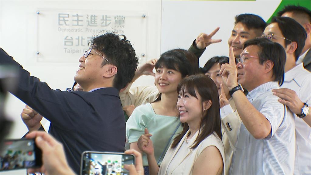 沈伯洋合體民進黨北市小雞！　「無限城論壇」再槓蔣萬安