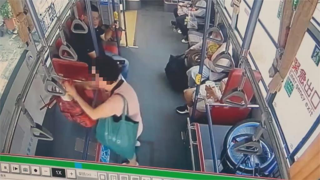 東西擋公車緊急出口遭勸 婦人不滿司機態度爆口角