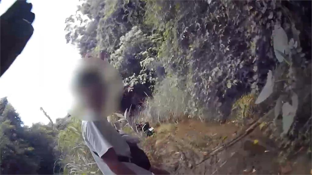 導航帶進產業道路尷尬了! 南投山區機車陷泥濘動彈不得