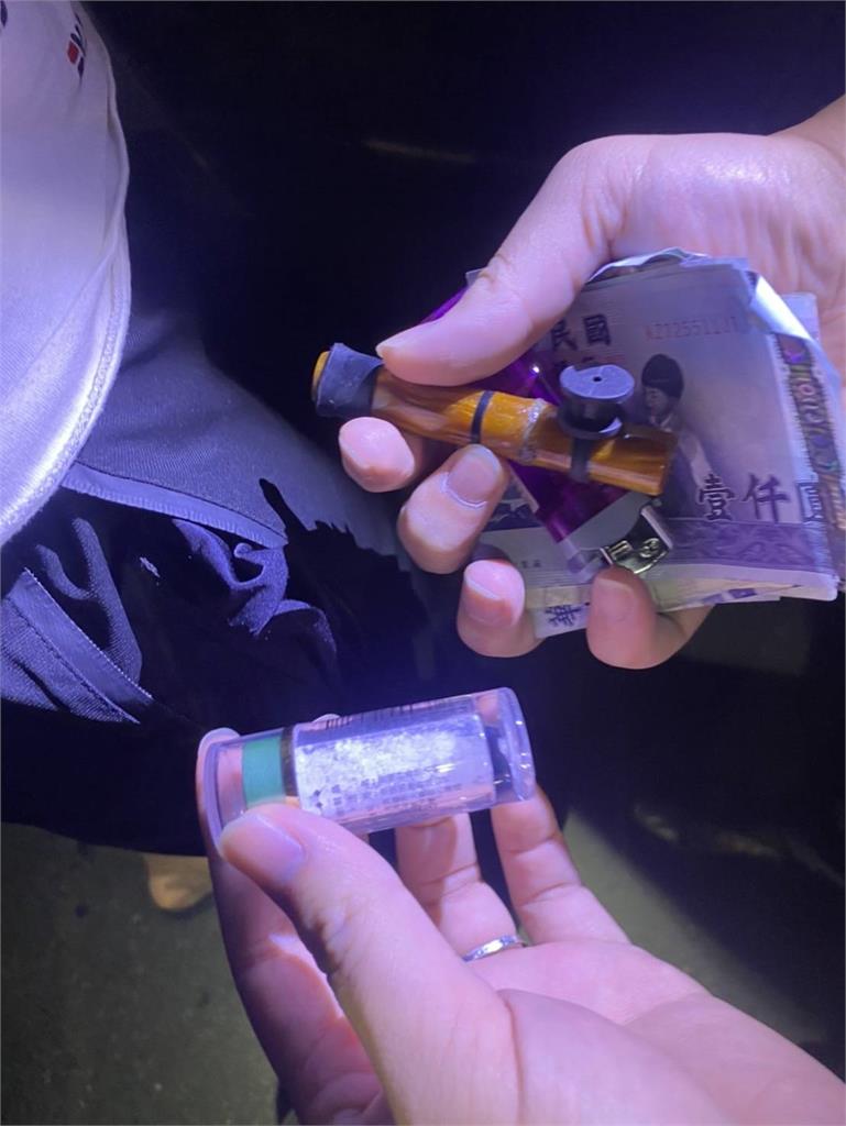 桃園通緝犯持毒遭逮　轎車飄怪味警起出K毒