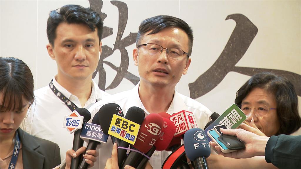 侯友宜2度閉門見家長 綠營民代、王薇君遭擋門外進不去