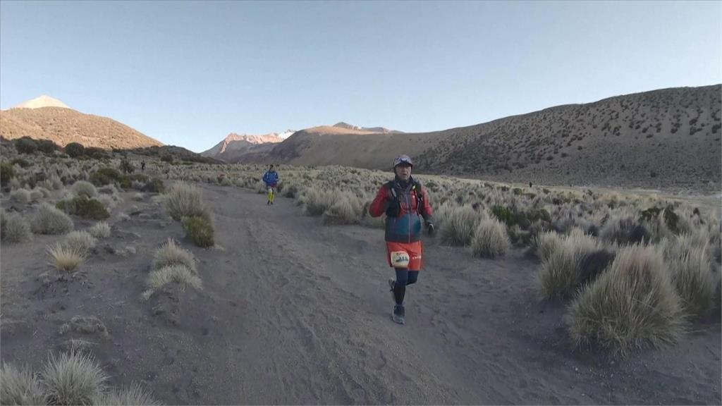 南美洲玻利維亞薩哈馬火山路跑賽　吸引全球百位越野好手挑戰