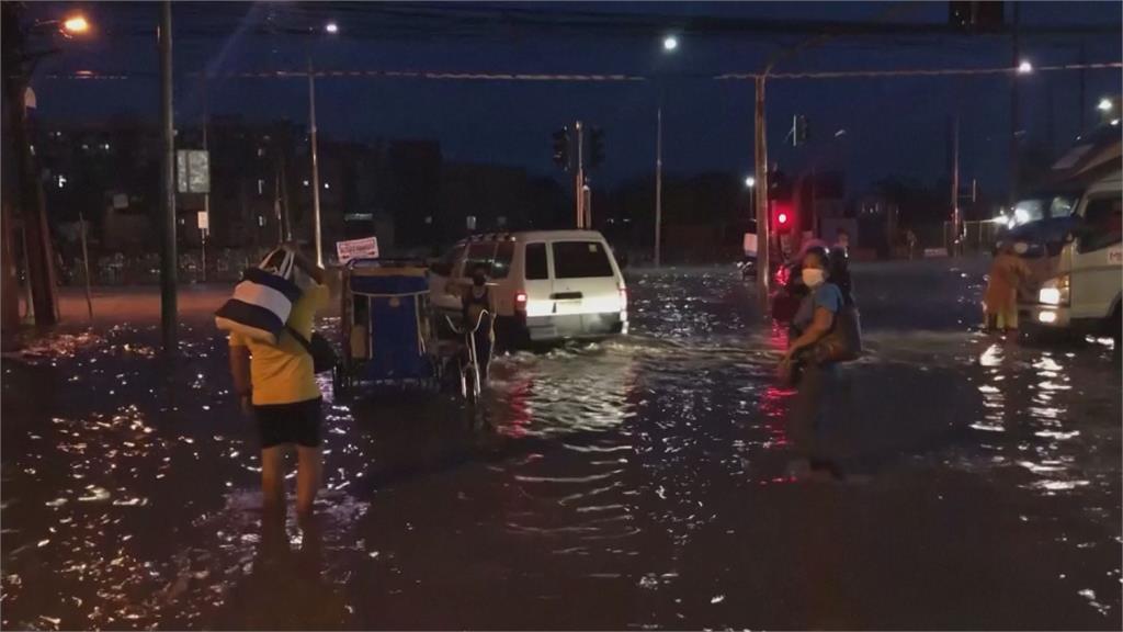 家園慘淹！13號颱「康森」強襲菲律賓　釀1死17失蹤萬人受災
