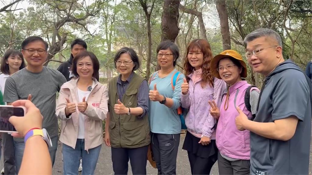 除了「爬山39喘」小英還笑虧這個　蔡其昌笑回：躺著也中槍