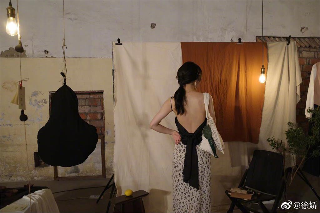 曾演星爺的兒子!25歲徐嬌蛻變成女神 解放「大片美背」近況曝光