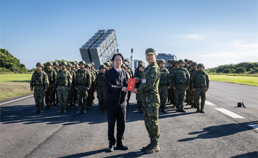 快新聞／蘭陽艦「最後任務」畫面曝光！遭飛彈狂轟　艦身炸出巨大火光