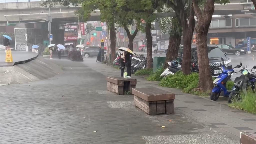 短命颱「馬力斯」生成將登陸廣東 殘留水氣合併鋒面、週末嚴防大雨