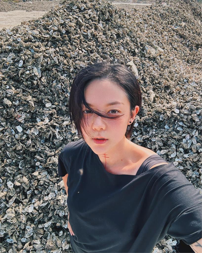 女星騎車遭尖銳物突襲!網見真凶嘆:台南不意外 歐陽靖騎車遭「尖銳物」突襲!瞬間2千元沒了…真凶曝網嘆:台南不意外