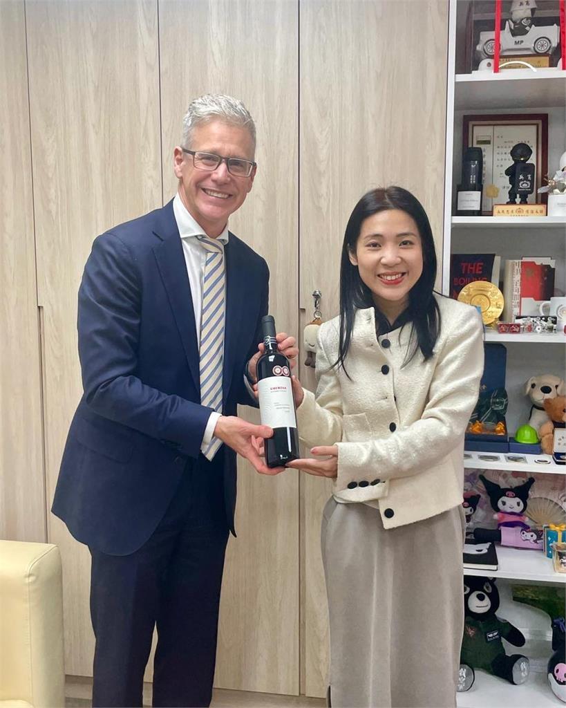 徐巧芯超糗?會面澳洲駐台辦事處「這1點大出事」網傻眼:AI錯位嗎