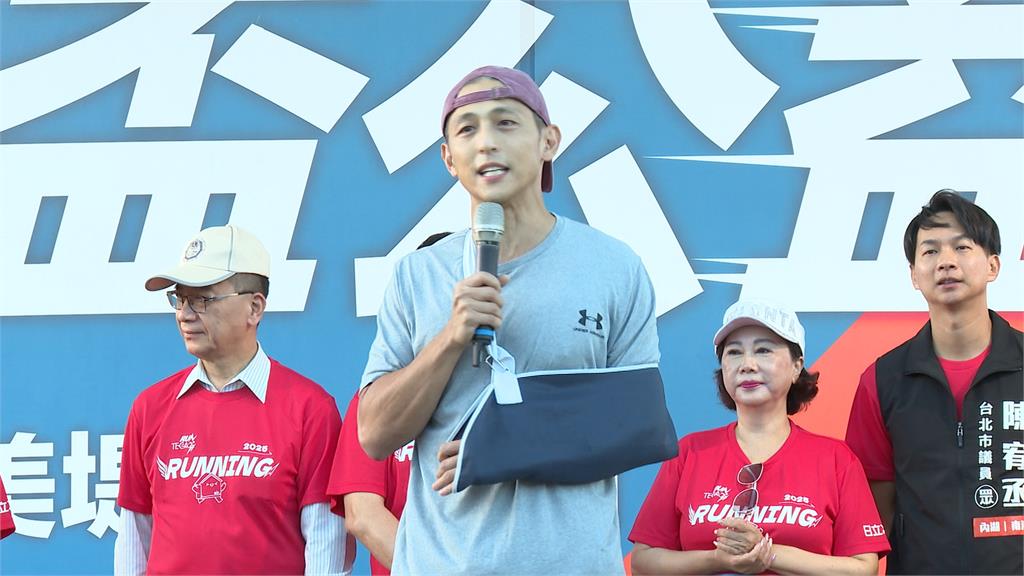 拚北市長提名！吳怡農負傷跑行程 徐國勇：將一一徵詢