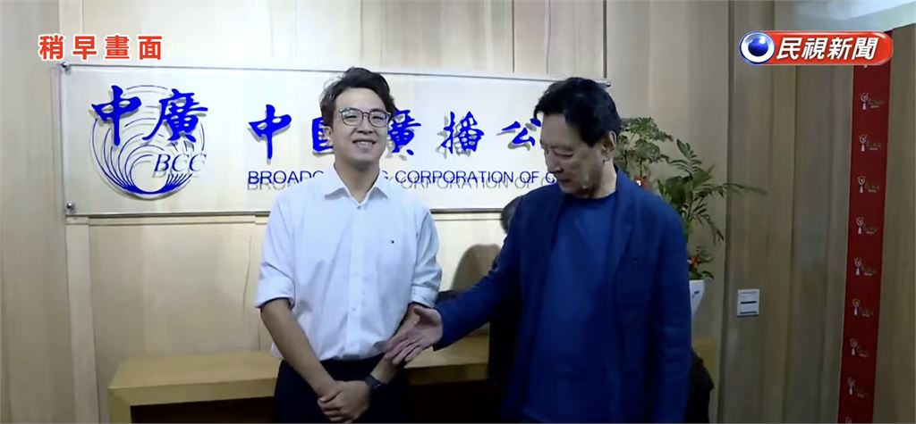 專訪花絮曝趙少康邀合照！沈伯洋「小跑步回頭」他稱：蔣萬安要哭暈了