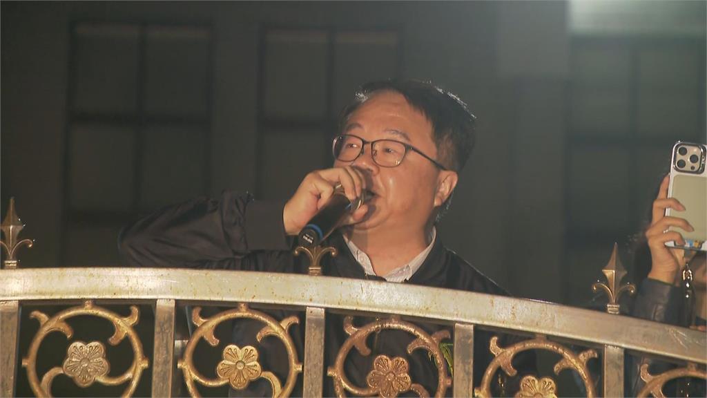 快新聞/立院外大量群眾集結抗議 吳秉叡要黃國昌「出來面對關心他的朋友」