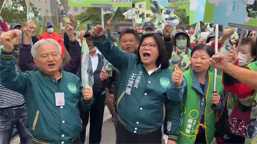 澎湖無黨籍候選人邀藍綠來辯論 屏東抽籤候選人自備道具吸睛