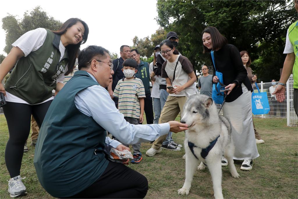 明和公園寵物實踐人犬分流 黃偉哲:臺南是動物友善城