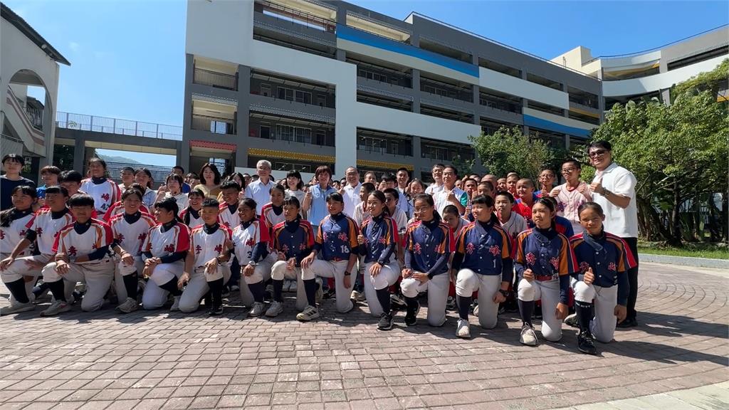 新北秀峰高中全新校舍啟用　打造安全智慧校園