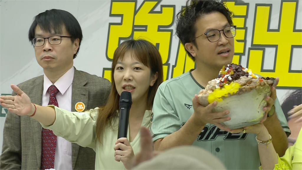 快新聞／真的好大一碗！北市女戰將「祭出1物送沈伯洋」　原因全曝光了