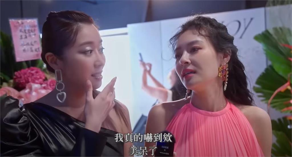 54歲蕭薔近況曝光!「凍齡」霸氣走秀讓女星狂讚:台灣第一美女