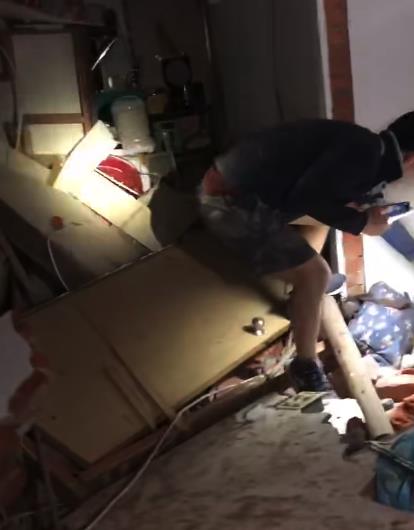 快新聞/台南楠西區平房倒塌!母護嬰受傷「衣服染血」 2大1小1狗順利脫困