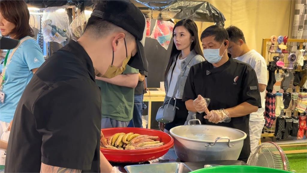 六合夜市「大腸包小腸」創新風味! 誘人香氣排長龍