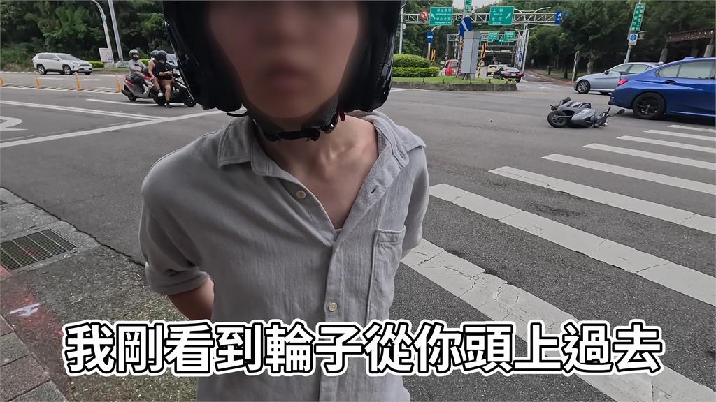 外送遇致命車禍！女騎士違規遭撞「險被爆頭」　後輪擦邊輾過路人嚇壞