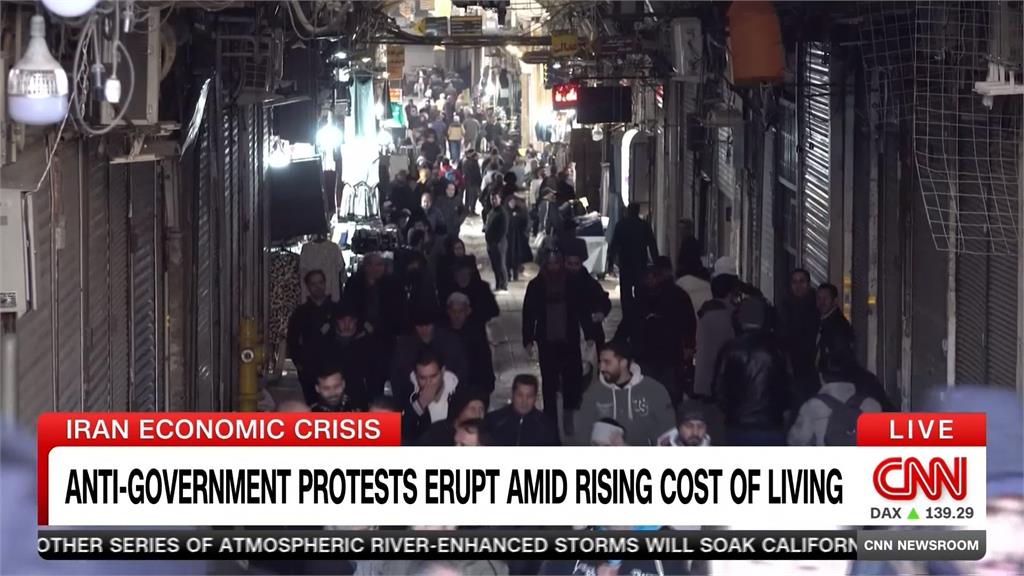 經濟下滑、人民生活苦!伊朗掀示威潮 警民爆嚴重衝突至少6死