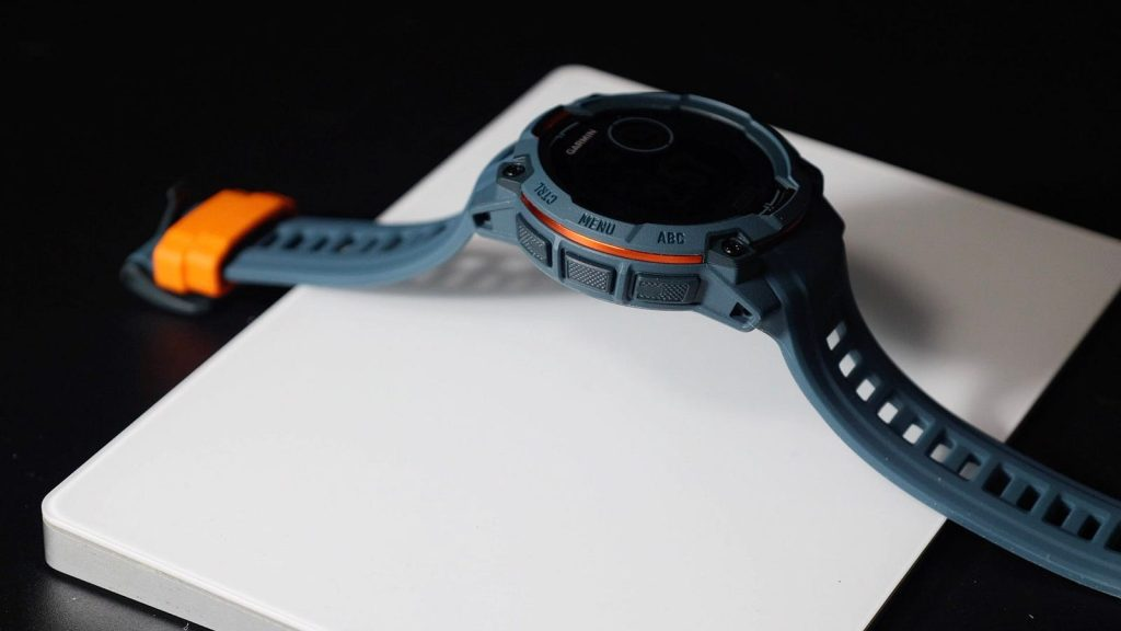受到大老闆們的愛「戴」?Garmin Instinct 3 體驗分享