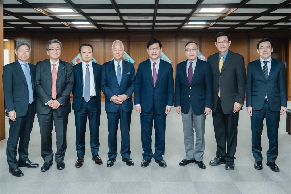 快新聞/林佳龍會晤日本前經濟產業大臣甘利明 盼促台日半導體、氫能產業合作