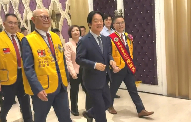 賴總統四度下台中助攻何欣純　獅子會創會長致詞拋"遷都"震撼彈！