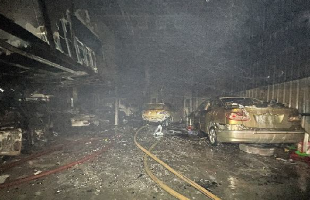 快新聞／樹林工廠深夜大火　停放車輛「幾乎被燒毀」