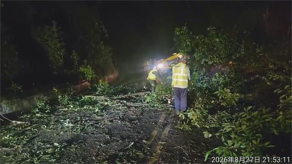 連日大雨「邊坡崩落」連夜搶通　南投台14線人止關段單線雙向通車