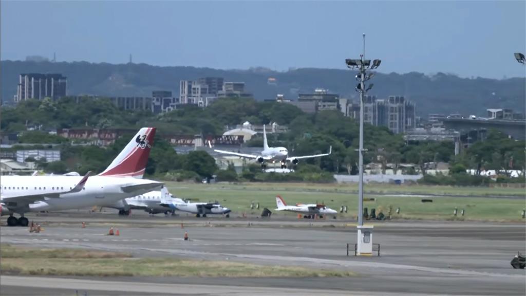 國民黨緊咬「卓揆包機特權」　謝長廷：拿不出證據還不敢付代價