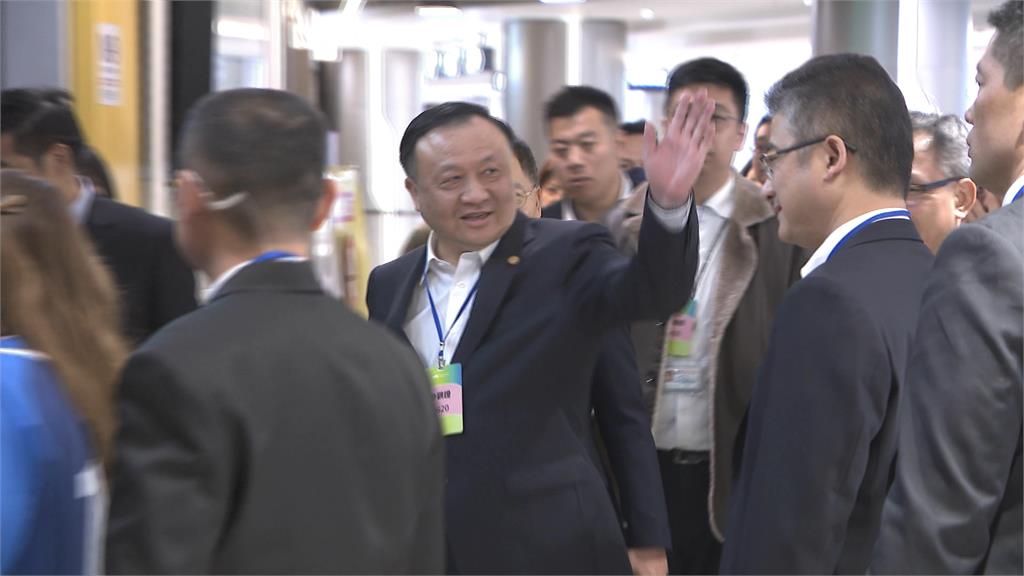雙城論壇/蔣喊「少一點船艦飛機的喧囂」 綠營批:沒要求停止擾台