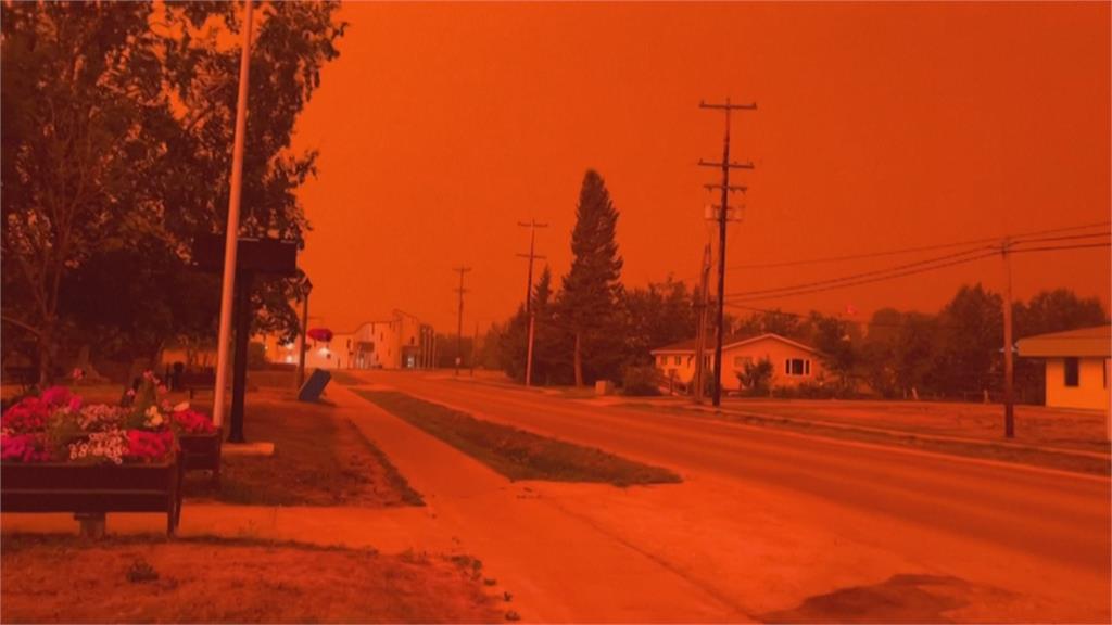 加拿大西北領地爆森林野火　百人小鎮遭燒毀
