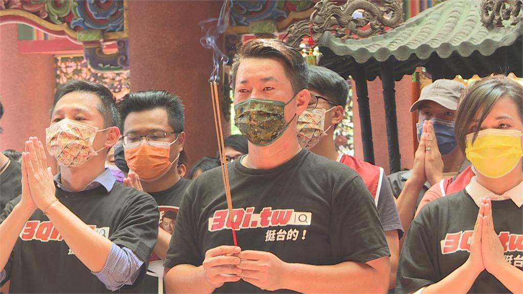 「刪Q」進入肉搏階段! 反罷免志工集結相挺闢謠 陳柏惟感動險流男兒淚