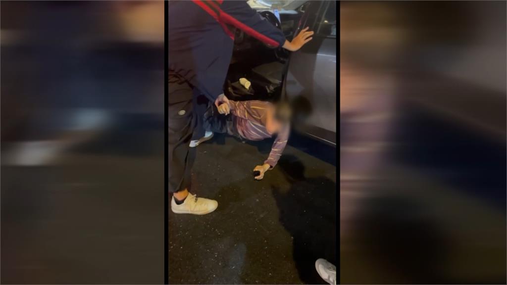北市Uber暴衝連撞13車! 1男慘被壓車底...斷腿送醫