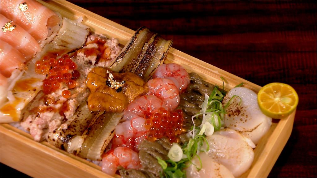 濃郁蟹膏襯托海味！松葉蟹丼飯飽滿鮮甜　海鮮控必吃海膽彩虹丼