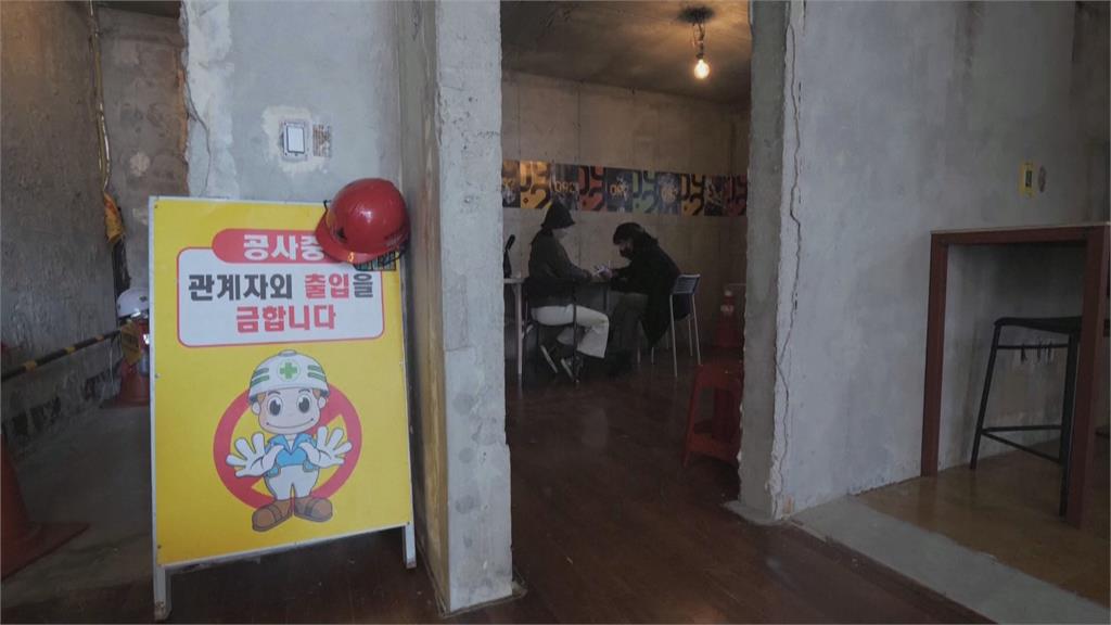 工程因天冷暫停!戴安全帽喝咖啡 南韓期間限定工地咖啡廳爆紅