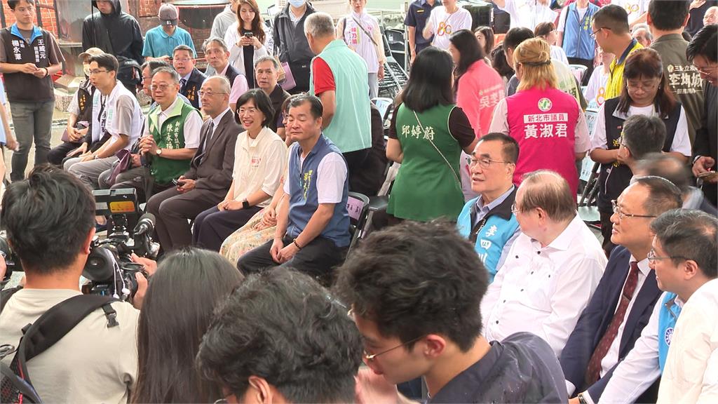 尷尬！蘇巧慧同台主動握手寒暄　才開口致詞「他」秒轉頭離開